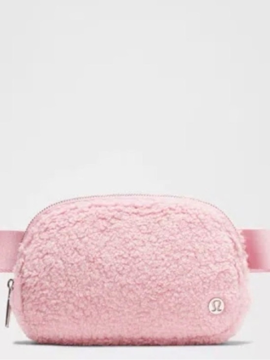 lululemon athletica Handbags - NWT lululemon Everywhere Belt Bag Colour Pink Tide
